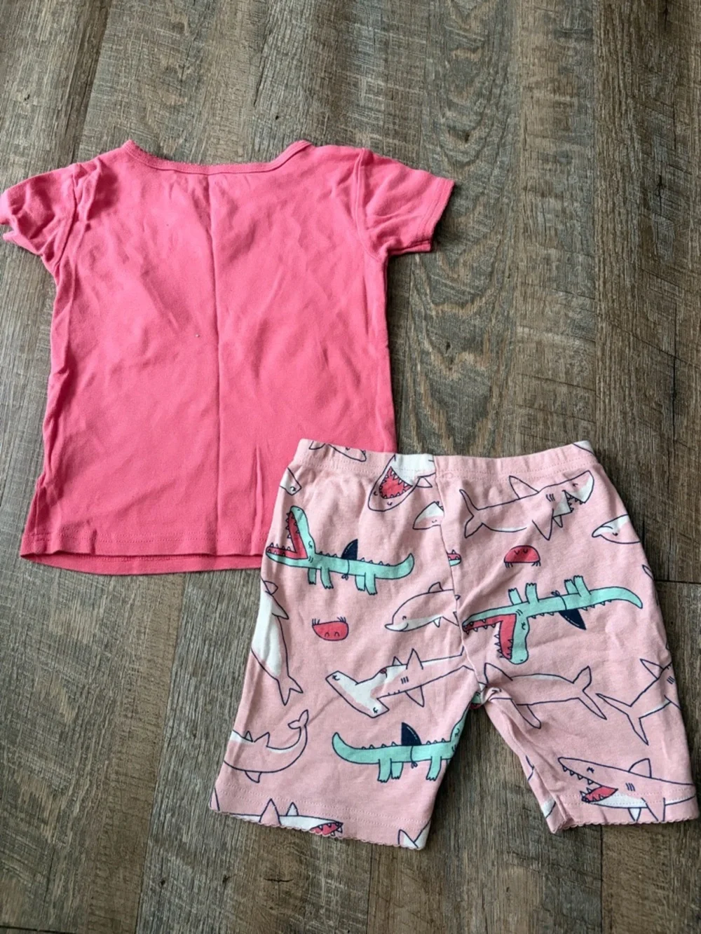 🌸 $10 SALE 🌸 Carter's Pink Shark & Crocodile Two-Piece Pajama Set